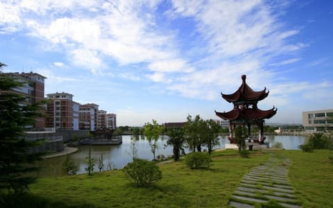 巢湖学院·流云