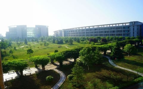 西安外国语大学·春意盎然