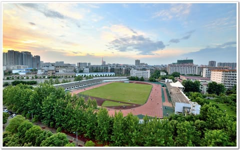 南华大学·北校田径场