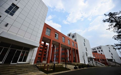 昆明传媒学院(原云南艺术学院文华学院)·尚美楼2