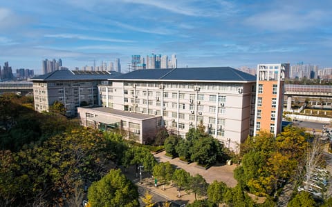 武汉工商学院·实验楼