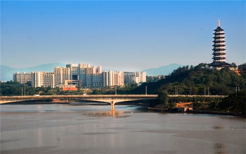 江西理工大学·湖光1