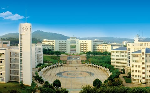 广东海洋大学·钟海楼