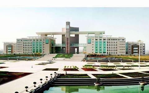 西北政法大学·图书馆