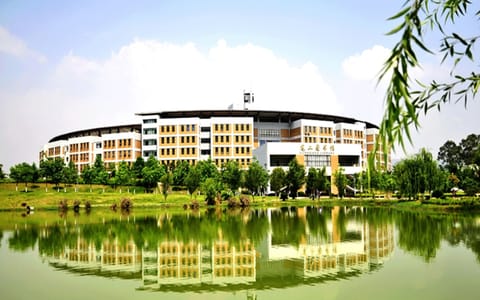 龙岩学院·图书馆