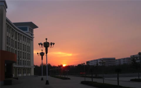 中原工学院·晨曦