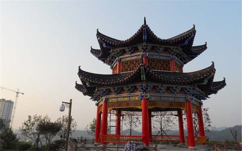 湖北医药学院药护学院·校园一角