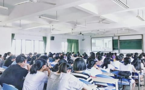 福建理工大学·教室