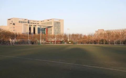 河北工业职业技术大学·冬日运动场