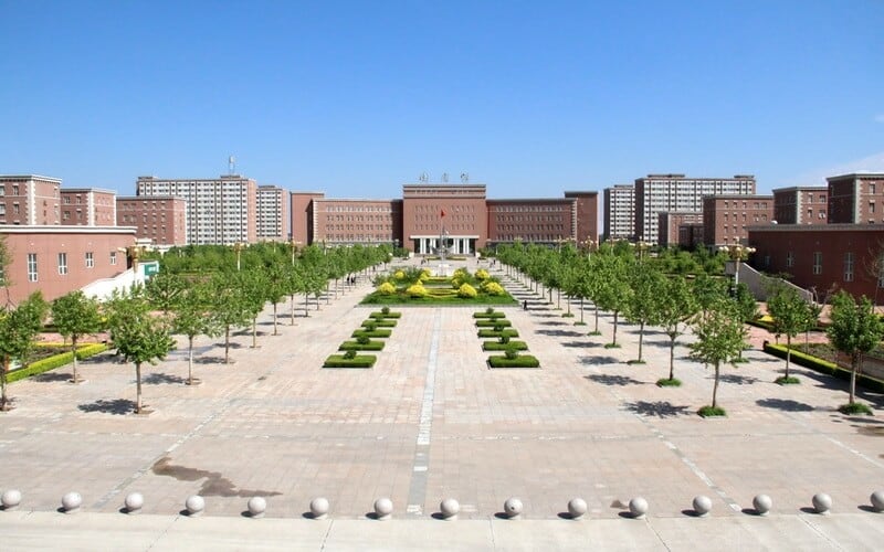 河北地质大学华信学院主图·校园风光