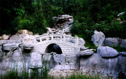 武昌理工学院·校园一角1