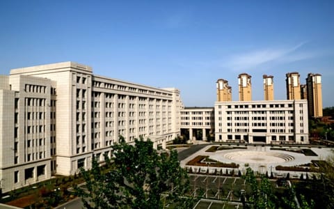 大连大学·新文综合楼