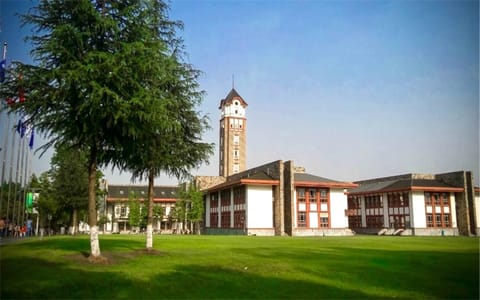 成都东软学院·校园风景14
