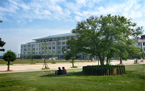 湖北中医药大学·校园风光1