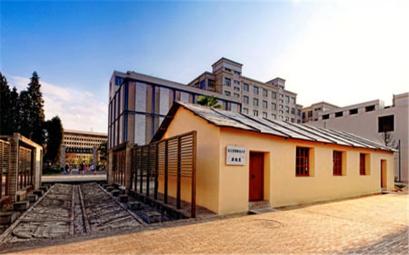 云南师范大学主图·永远的课堂之一