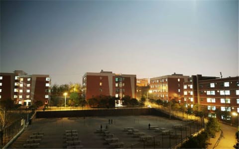 河南城建学院·夜景