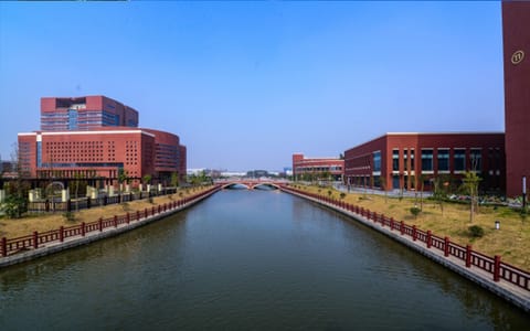 上海健康医学院·浦东校区新南苑