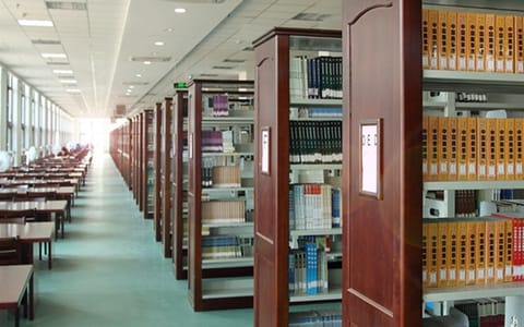 上海财经大学浙江学院·图书馆内