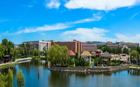 长春中医药大学·龙湾全景
