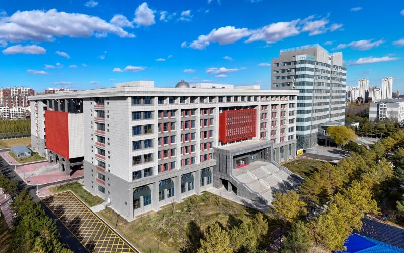 内蒙古民族大学主图·校园风光