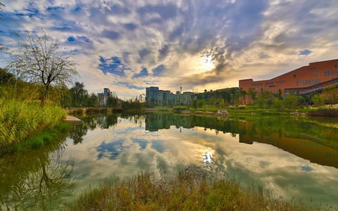安顺学院·新新区湖景