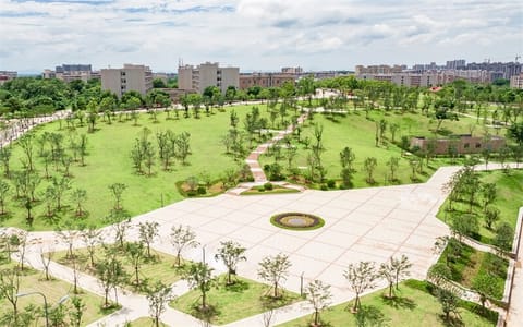 赣南医科大学·小广场