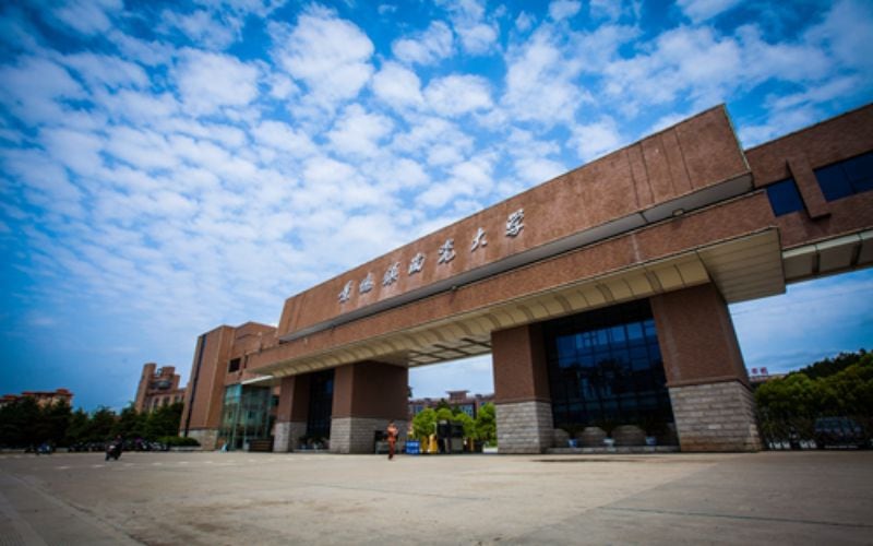 景德镇陶瓷大学主图·景德镇陶瓷大学校门