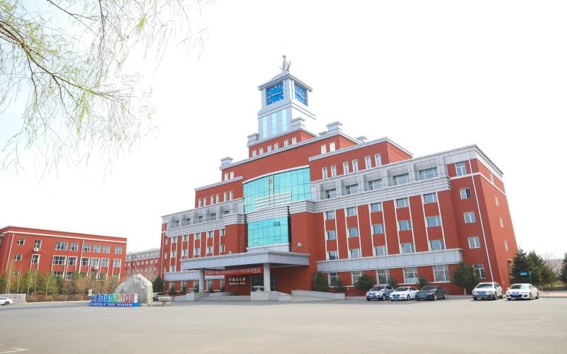 长春财经学院主图·主楼
