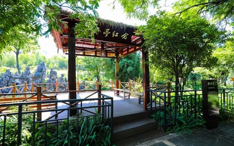 昆明城市学院·海源校区党建念红庭