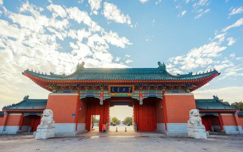 上海交通大学主图·校门