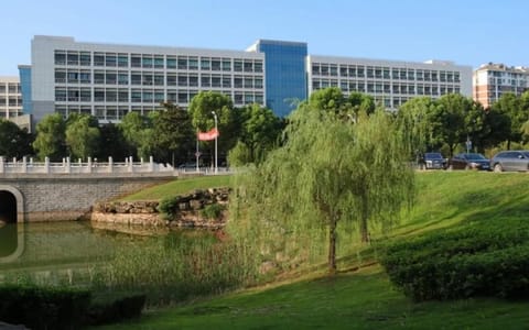 中南财经政法大学·晨