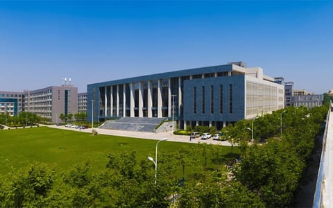 郑州工商学院·郑州工商学院--校园风光3