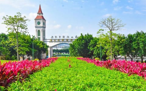 广西外国语学院·花园式校园