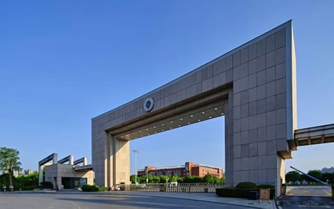 湖南工业大学·校门2