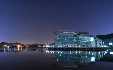 湖北师范大学·湖北师范大学大剧院夜景