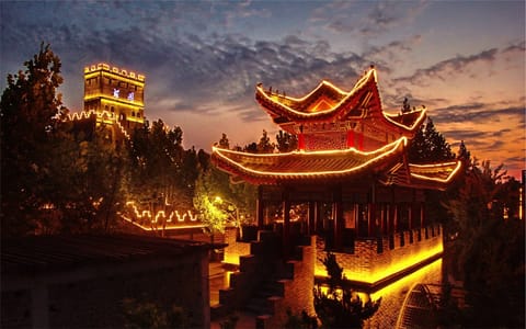 武汉生物工程学院·江南水乡夜景