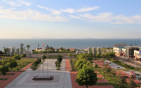 烟台科技学院·学校大门口