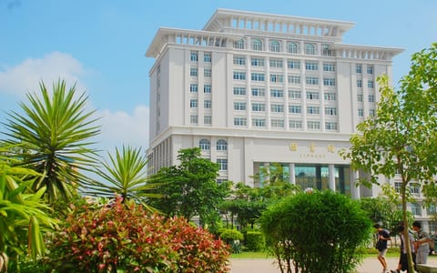 湛江科技学院·麻章校区图书馆2
