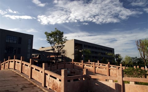 西华大学·西华大学2