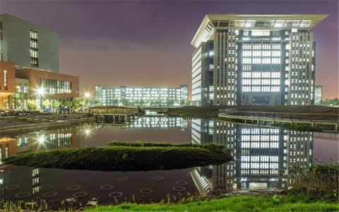 河南财经政法大学·校园夜景2