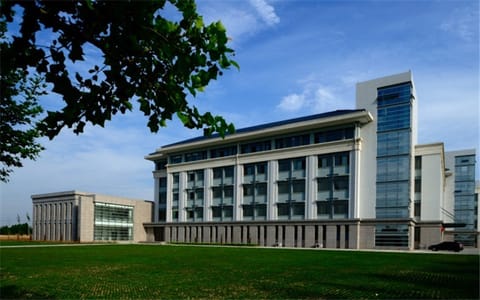 华北水利水电大学·文科楼