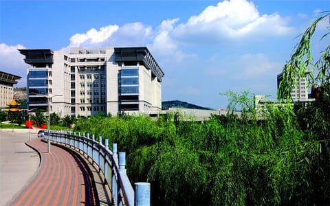 济南大学·济南大学4