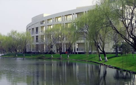 上海工程技术大学·新柳扮程园