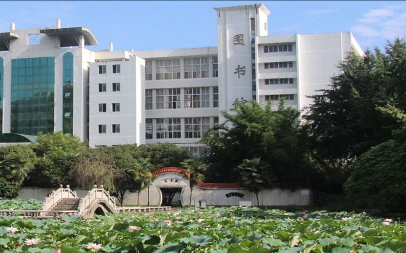 武汉工程大学邮电与信息工程学院主图·图书馆