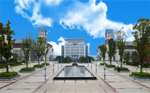 右江民族医学院·同心广场