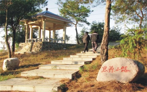 武汉职业技术大学·思源小路