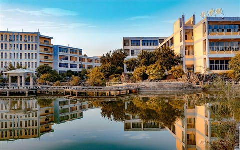 贺州学院·贺院金秋
