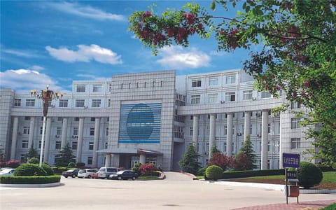 河南城建学院·行政楼