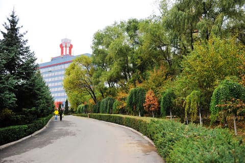 黑龙江工业学院·桃李园