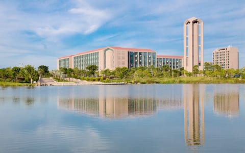 湛江科技学院·新校区湖景